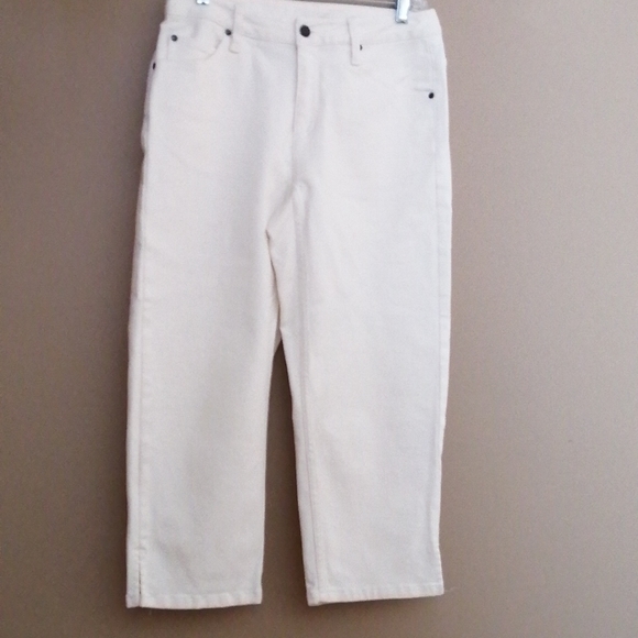 NWOT, Liz Claiborne Jean  style capris, Size 4 - Picture 2 of 7